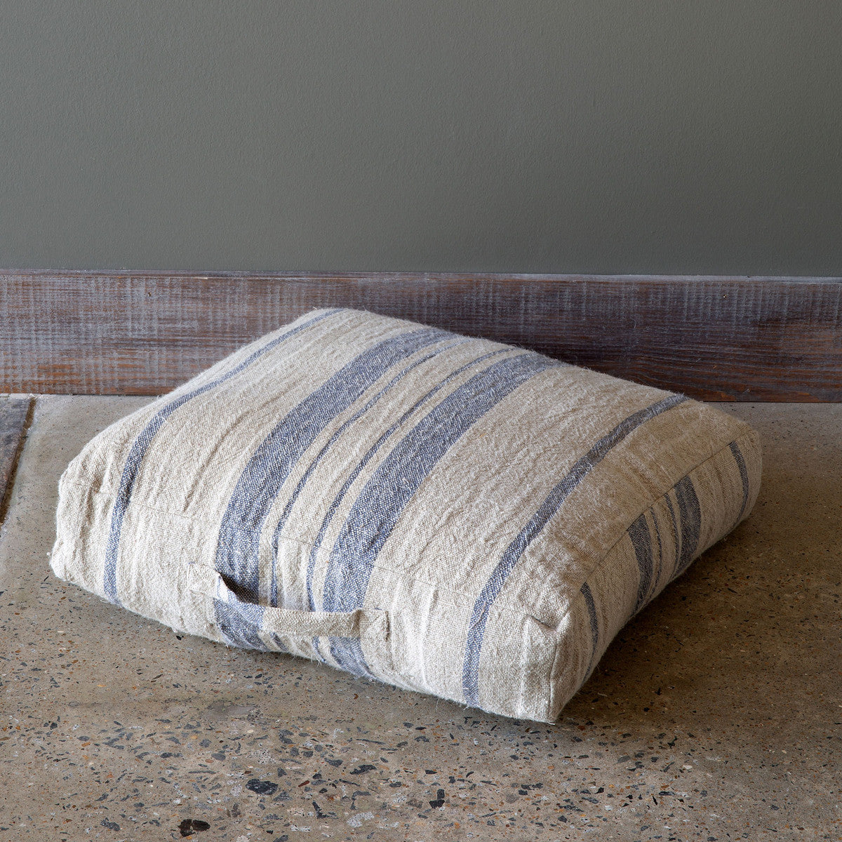 floor pillow with handle